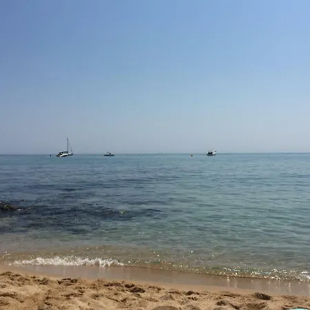 Beachfront/primera Linea In/en Caldetas